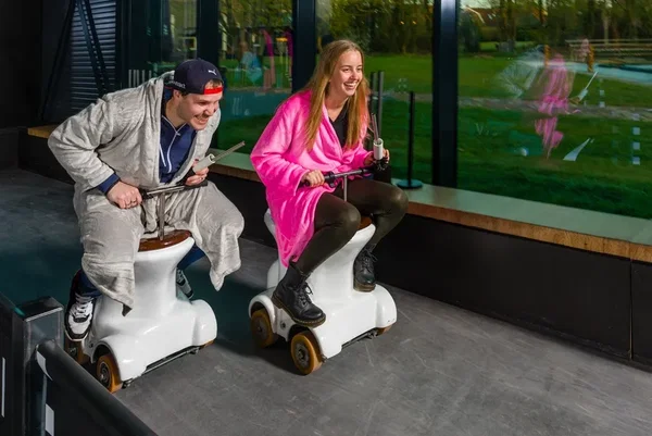 Posta7 innovatie: WC-pot-Race — Elektrische race op toiletpotten