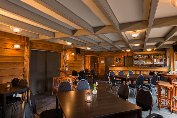 Zaal Little House met eigen bar en zitjes bij De Postwagen